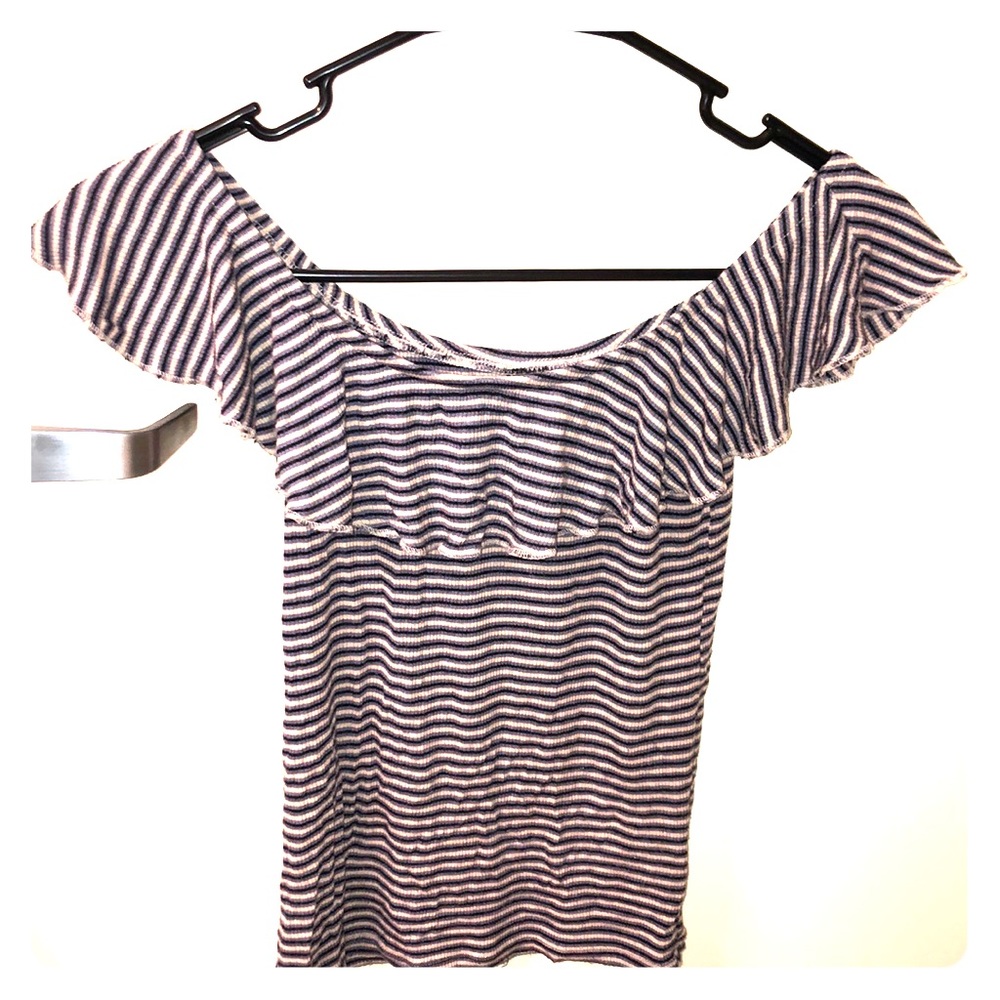 Aeropostale Off the shoulder top!